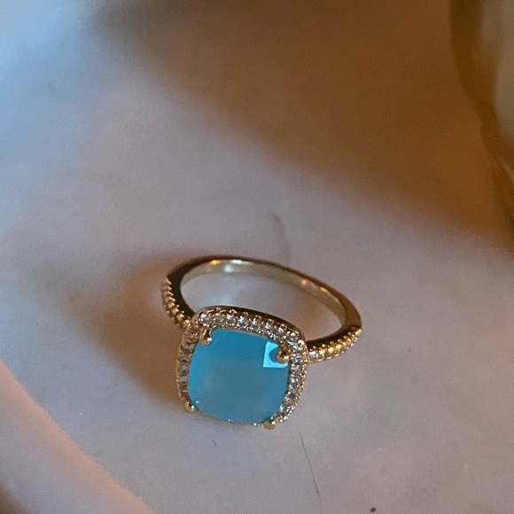 GOLD Tone And Blue Accent Ring - Picture 4 of 16